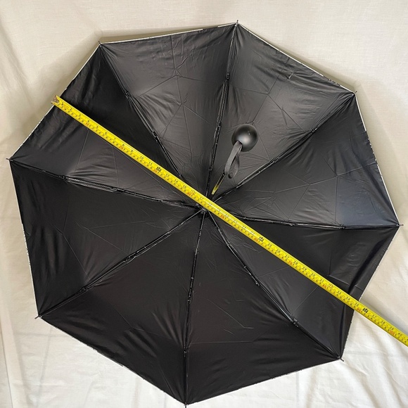 Chanel Umbrella Black & White New In Box VIP - Picture 9 of 10